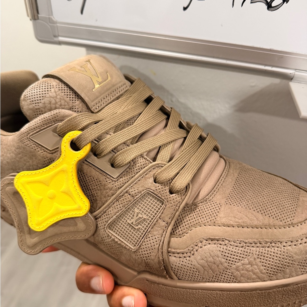 Louis Vuitton Trainee - US Size 9